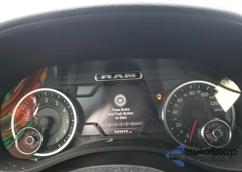 2021 Ram 1500 Laramie z USA, uszkodzony, nr VIN 1C6SRFJT4MN730746